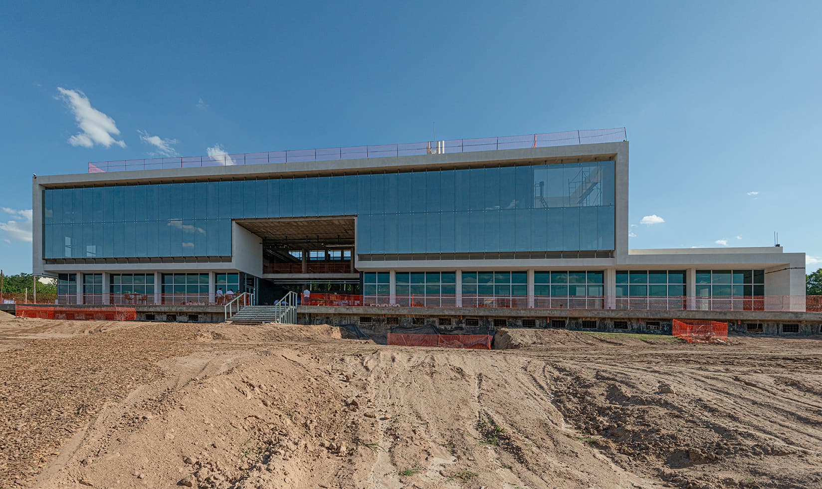 El edificio corporativo de Manantiales será la sede de Casa FOA Córdoba. Los diseñadores trabajarán bajo el concepto Fluir - Espacio y Paisaje.